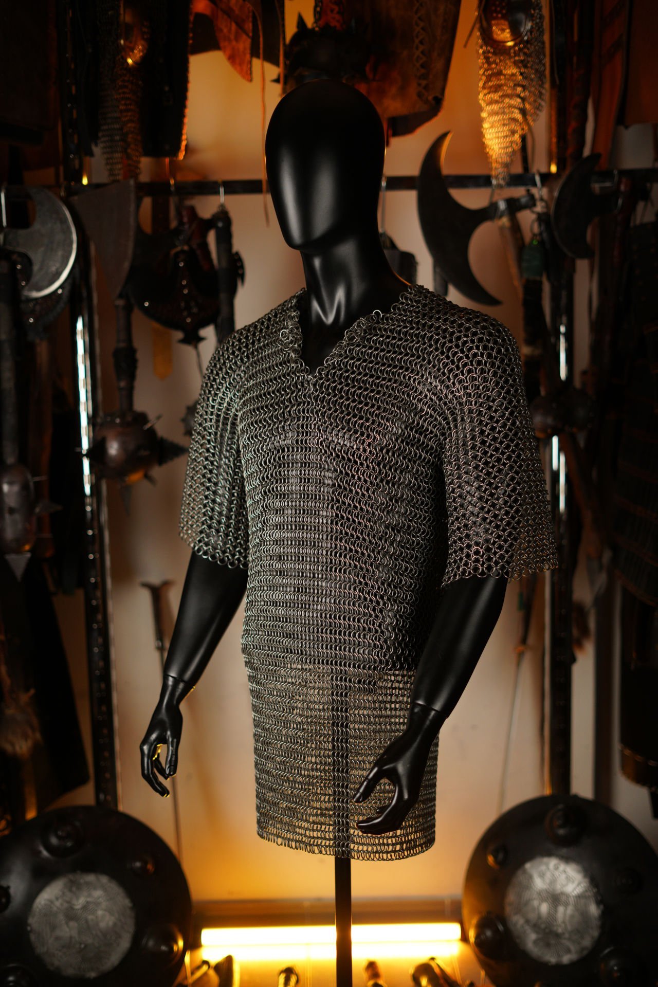 Steel Armor Outfit (Matte Silver)