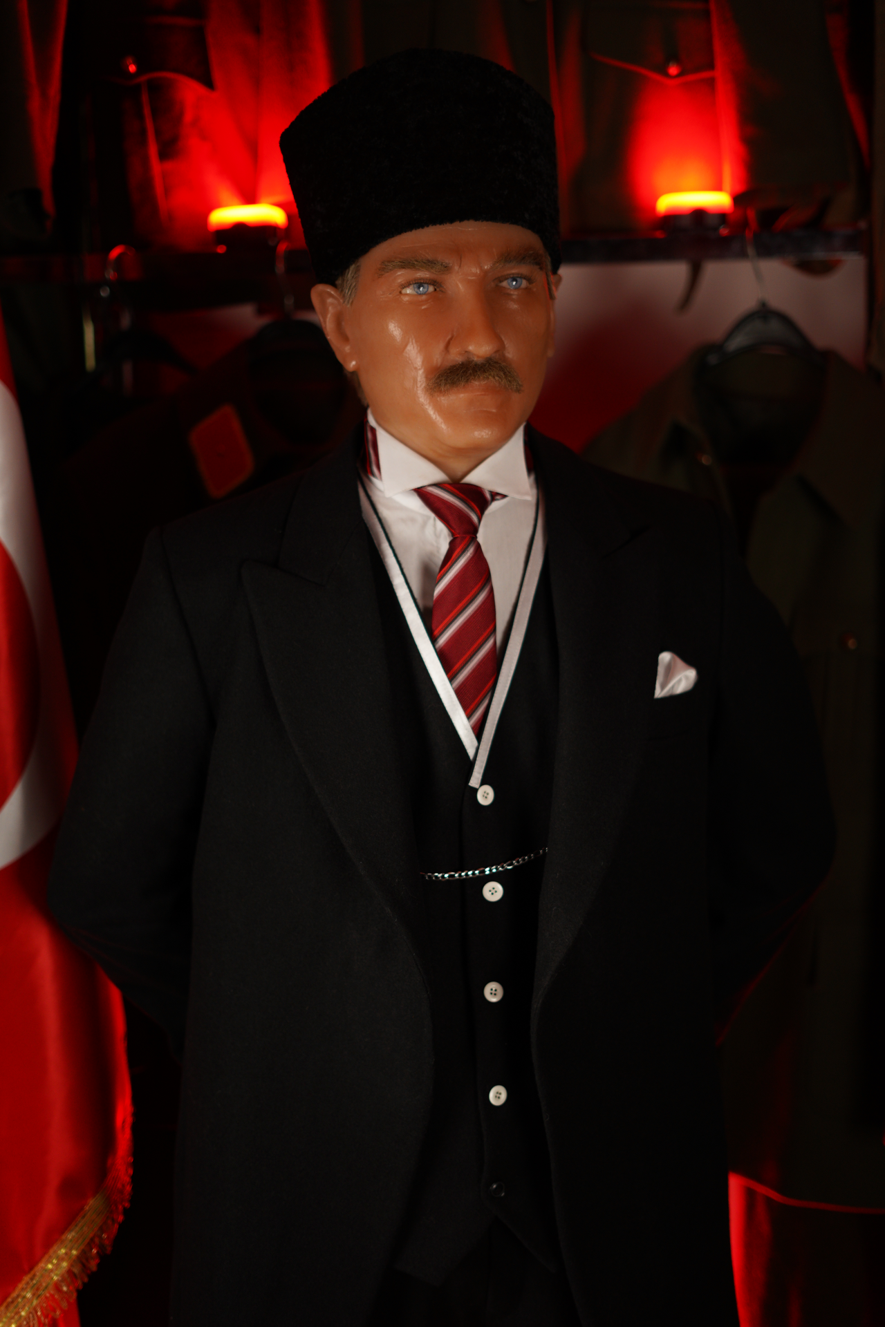 ATATURK SILICONE SCULPTURE