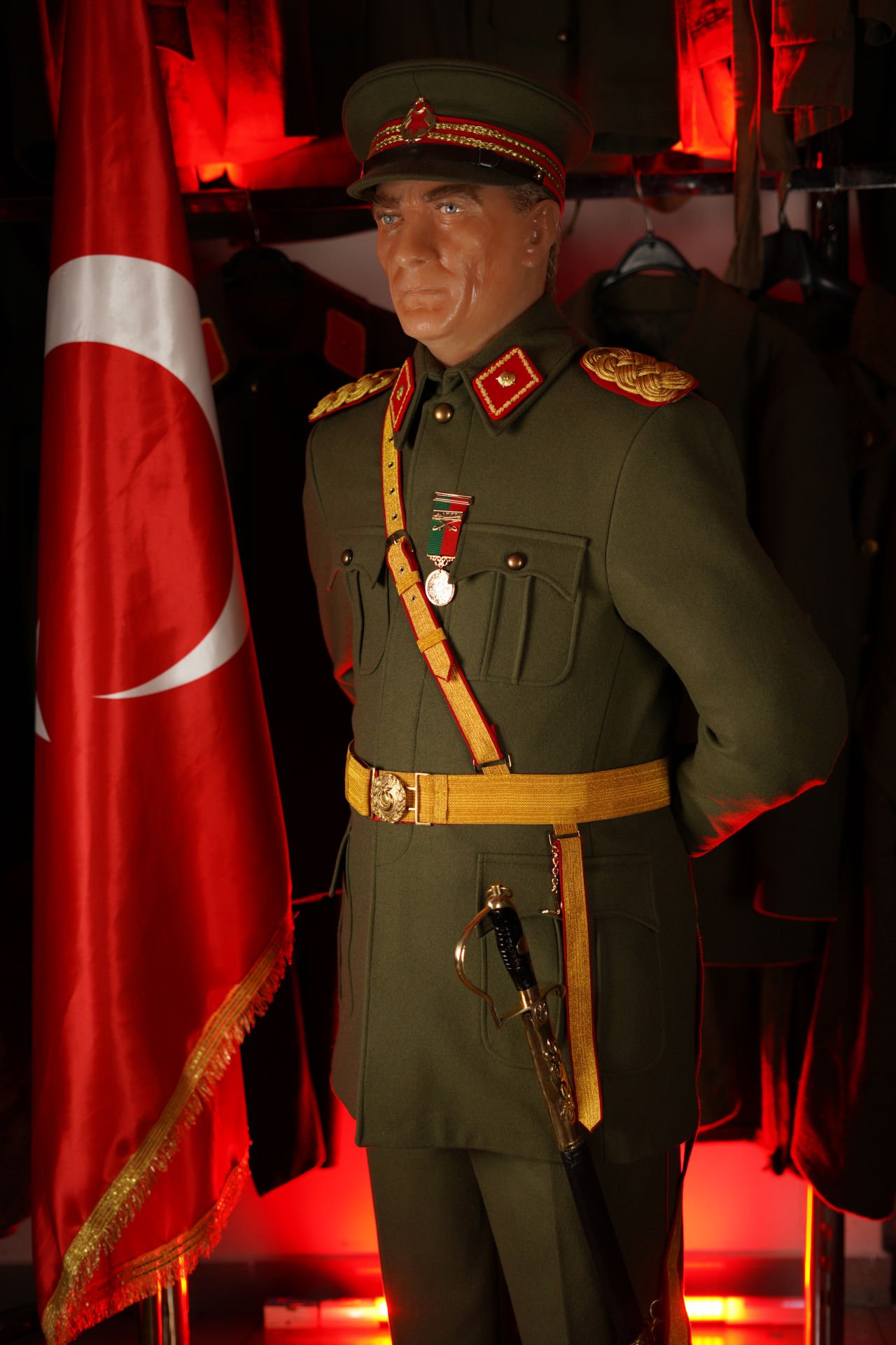 ATATURK SILICONE SCULPTURE