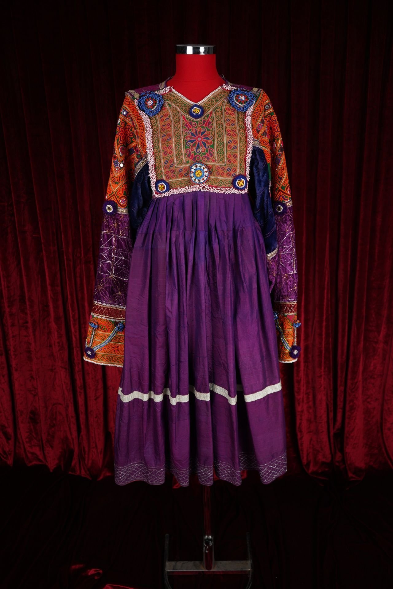 Özel Tasarım Geleneksel Türk Kostümü