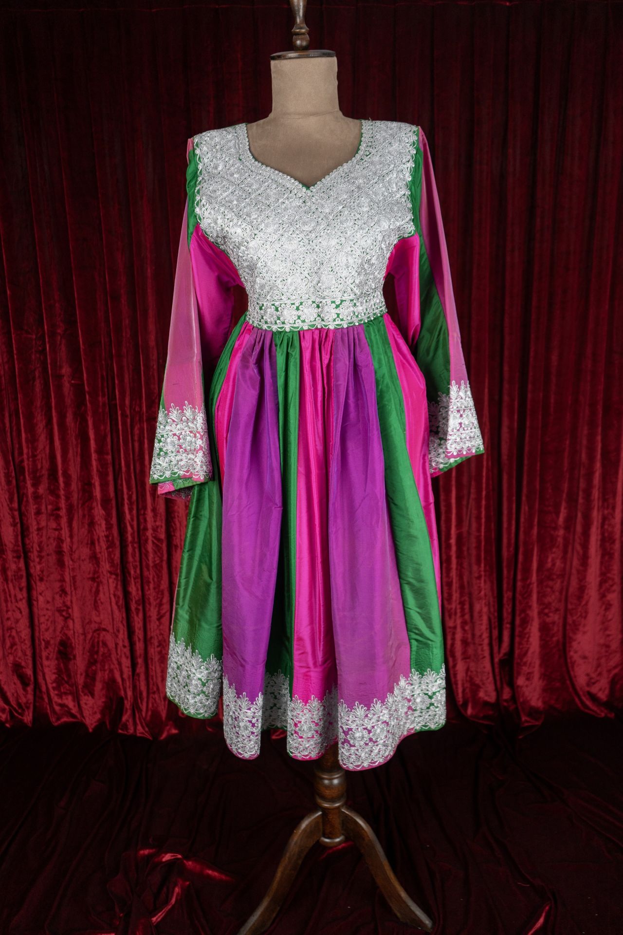 Geleneksel Türk Kadını Kostümü