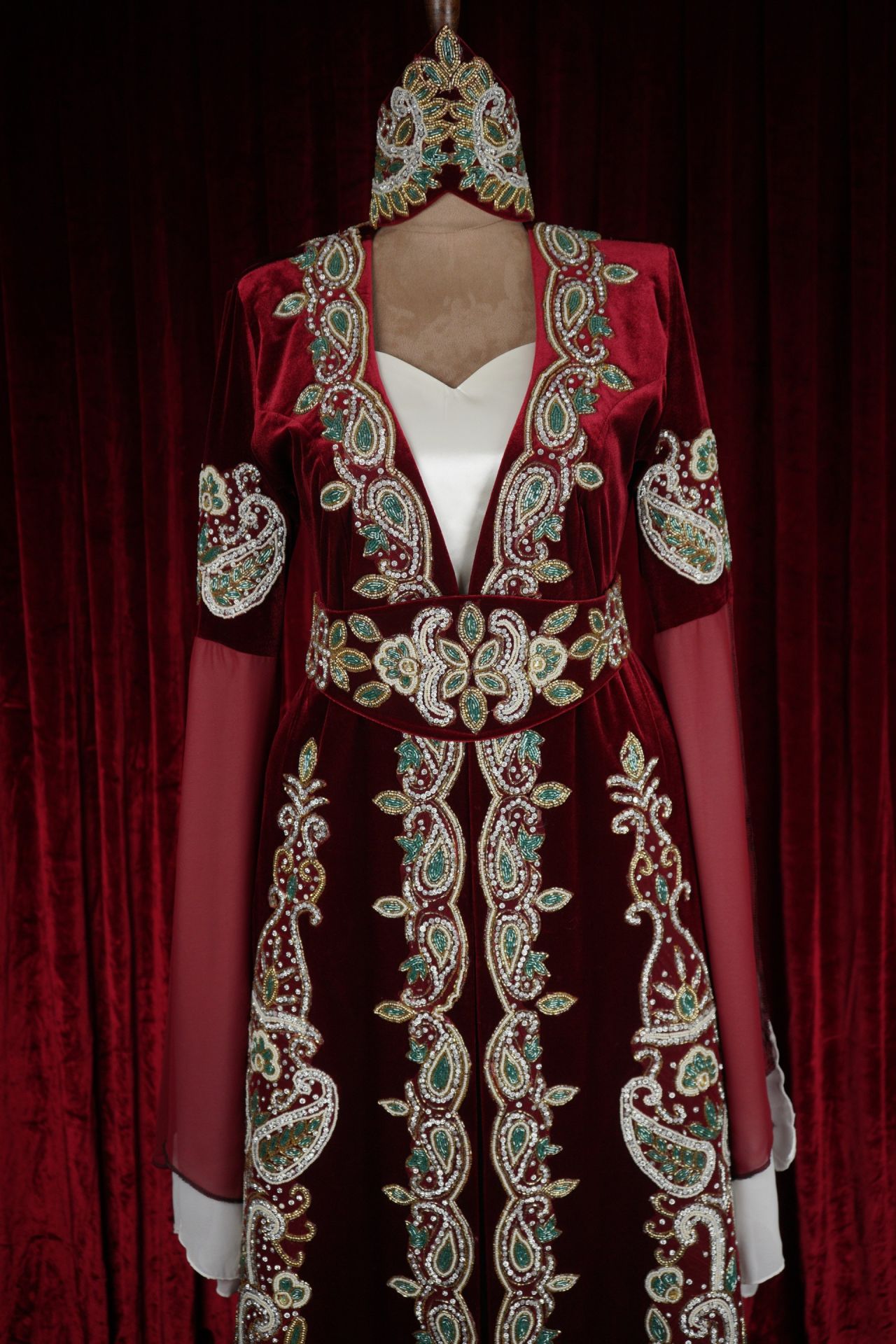 Özel Tasarım Taşlı Bindallı Bordo