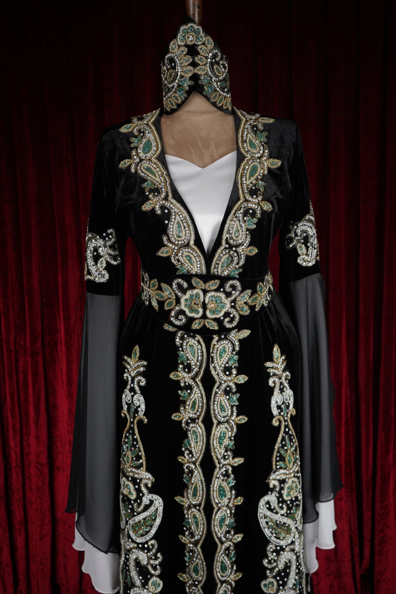 Özel Tasarım Taşlı Bindallı Siyah