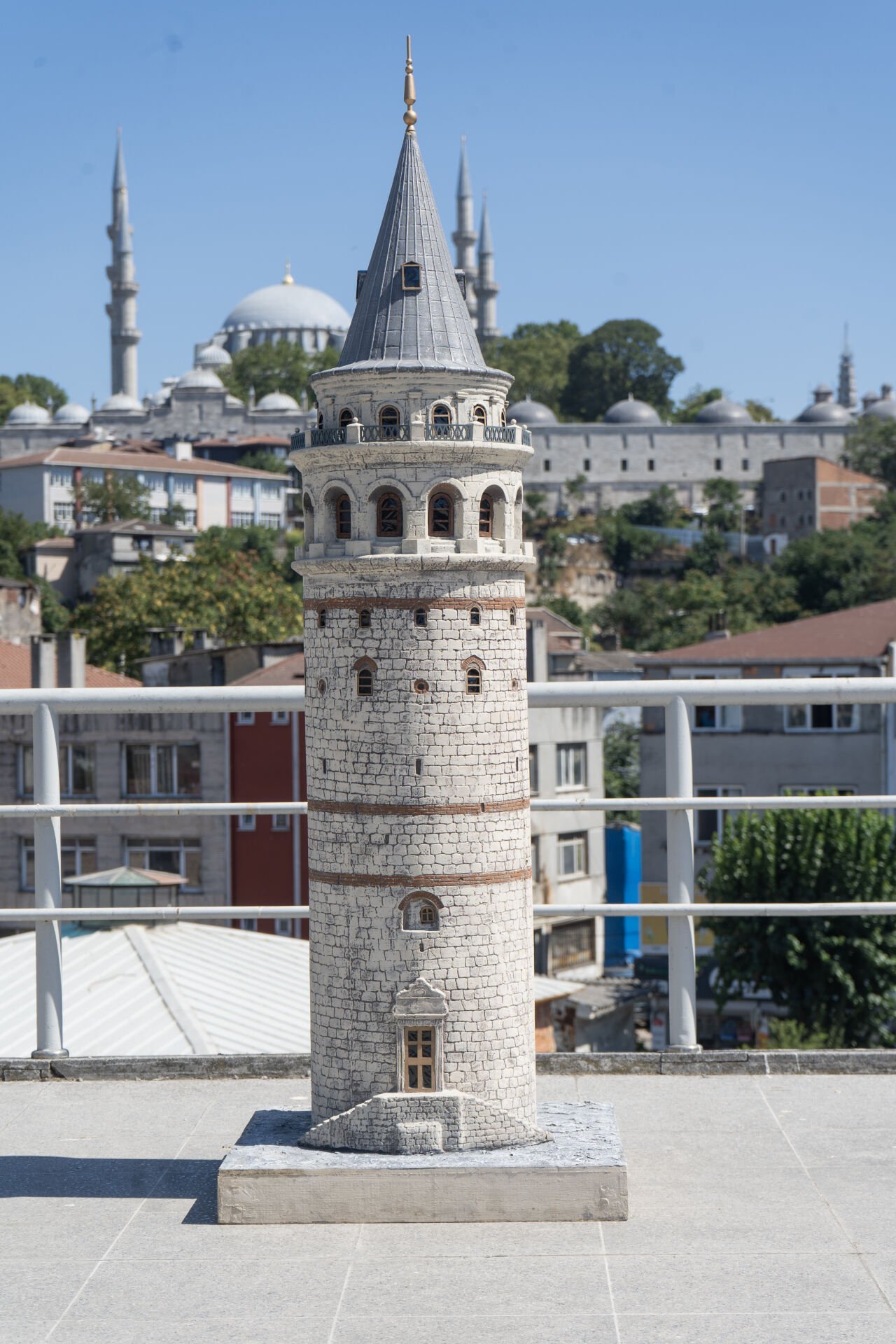 Galata Kulesi Heykeli