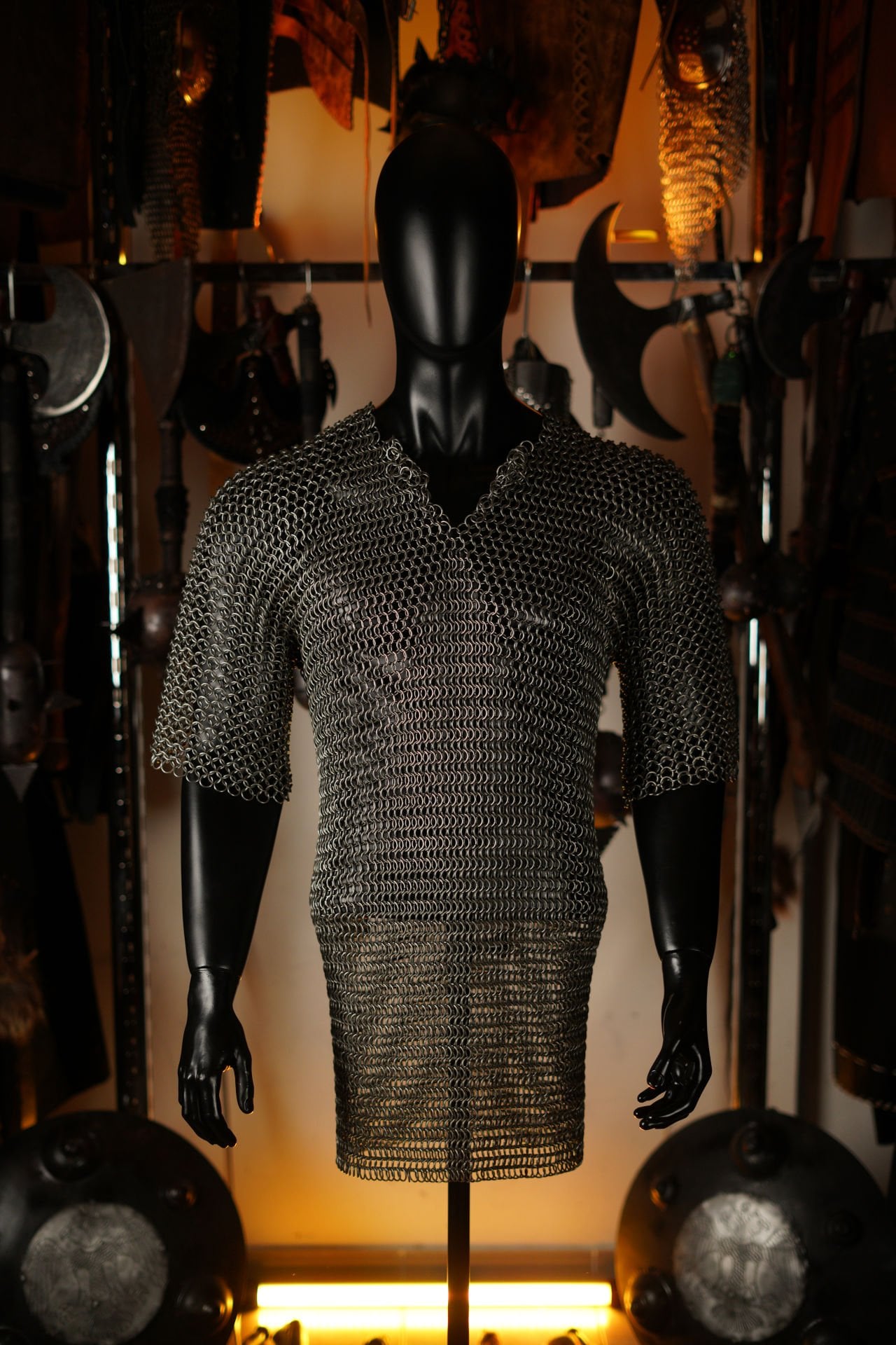 Steel Armor Outfit (Matte Silver)
