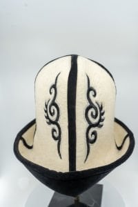 Püsküllü Türkmen Şapkası