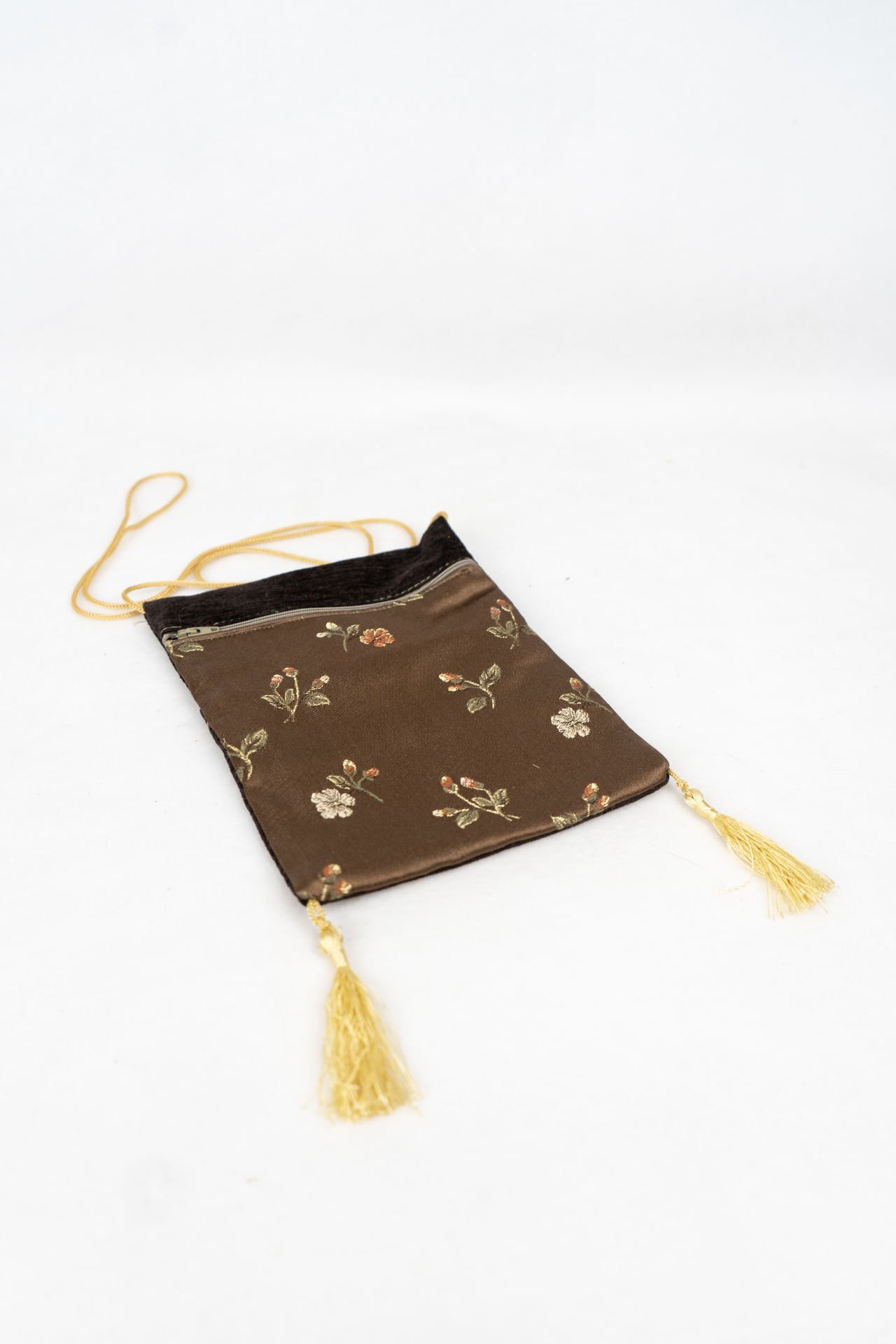 Kilim Desenli Askılı Çanta