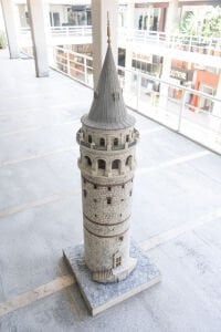 Galata Kulesi Heykeli