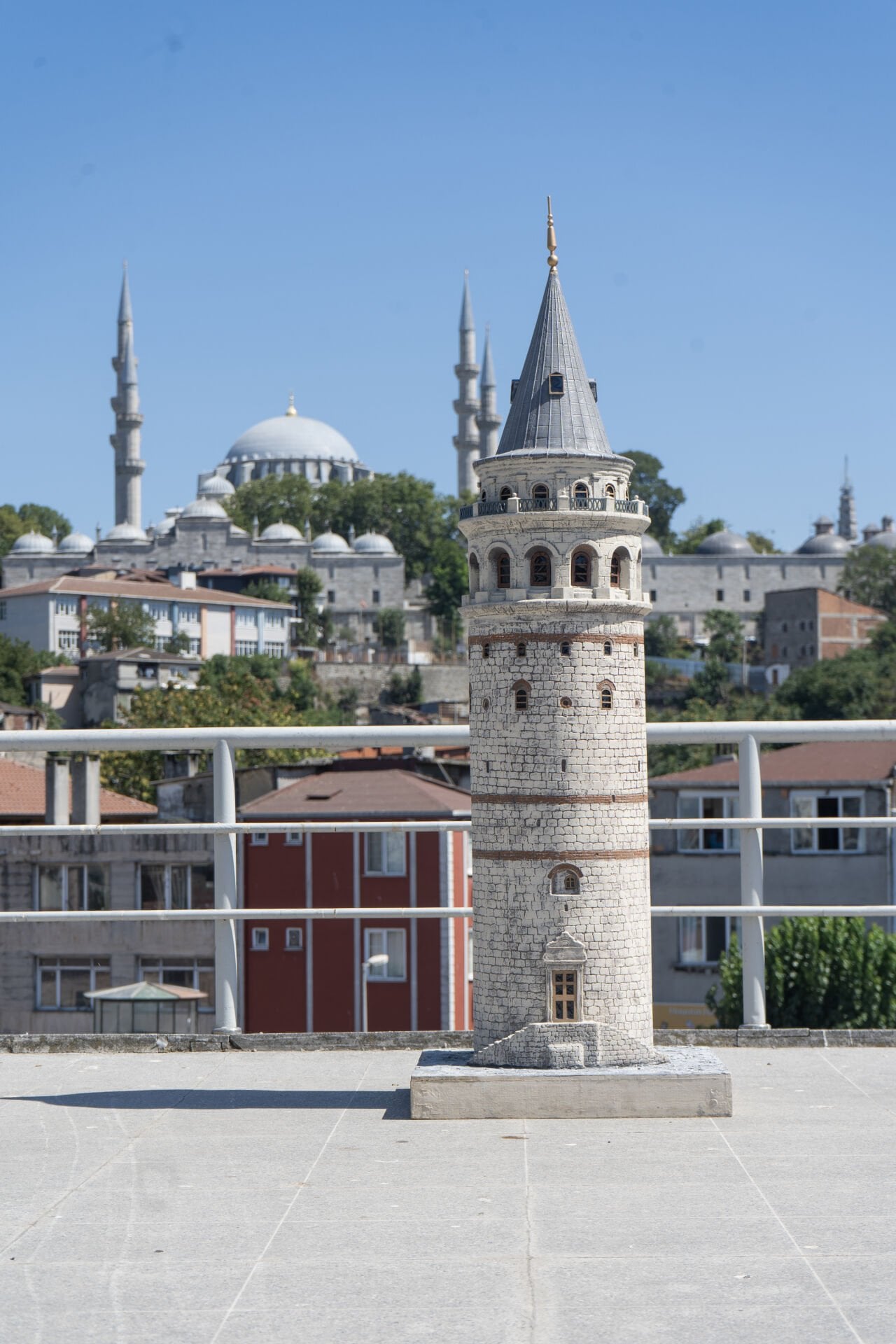 Galata Kulesi Heykeli