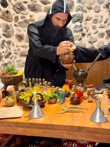 Şifacı Süryani Rahip Silikon Heykel - Tabip Gerçekçi Heykel