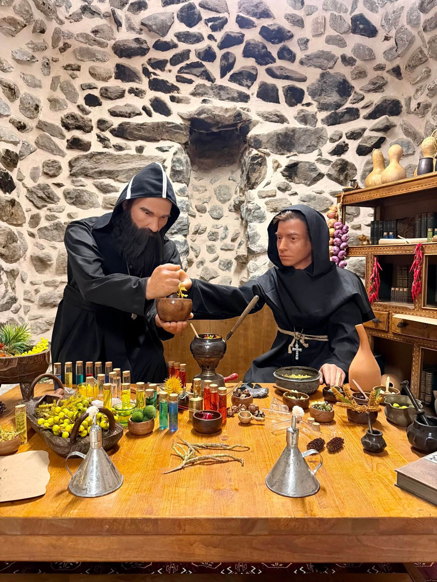 Şifacı Süryani Rahip Silikon Heykel - Tabip Gerçekçi Heykel