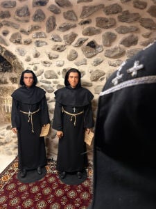 Süryani Manastır Öğrencileri Silikon Heykel