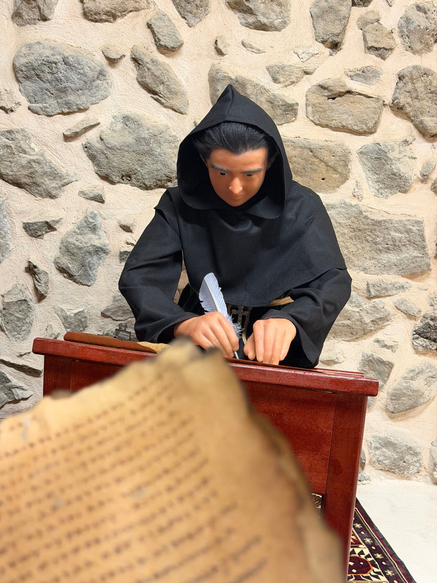 Yazı Yazan Öğrenci Silikon Heykel