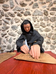 Yazı Yazan Öğrenci Silikon Heykel